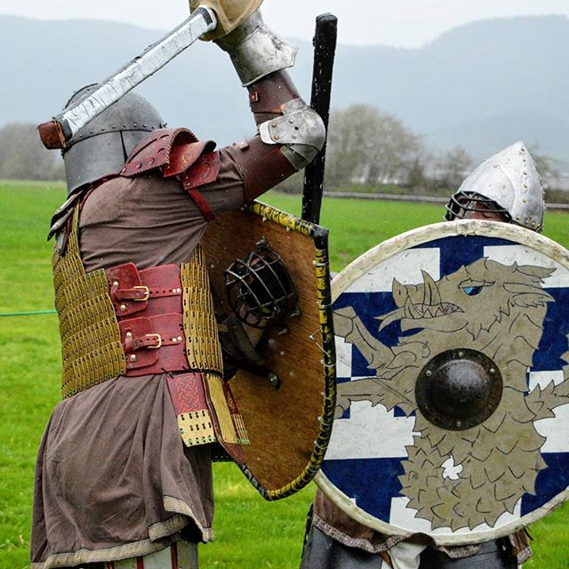 Another shot from the #sca
.
.
.
#scadian #scaheavycombat #knight #viking #shield