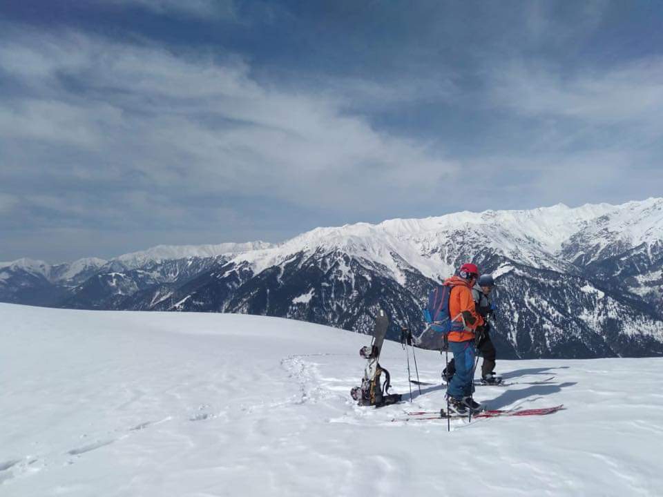360Hamta's tweet photo. High in the Himalaya  #HimalayanExtremeCentre #skitourthehimalaya @backcountry_ski @naturegatewayin @ecojourneysin @whatsupkamal https://t.co/Ji7tHJETIC