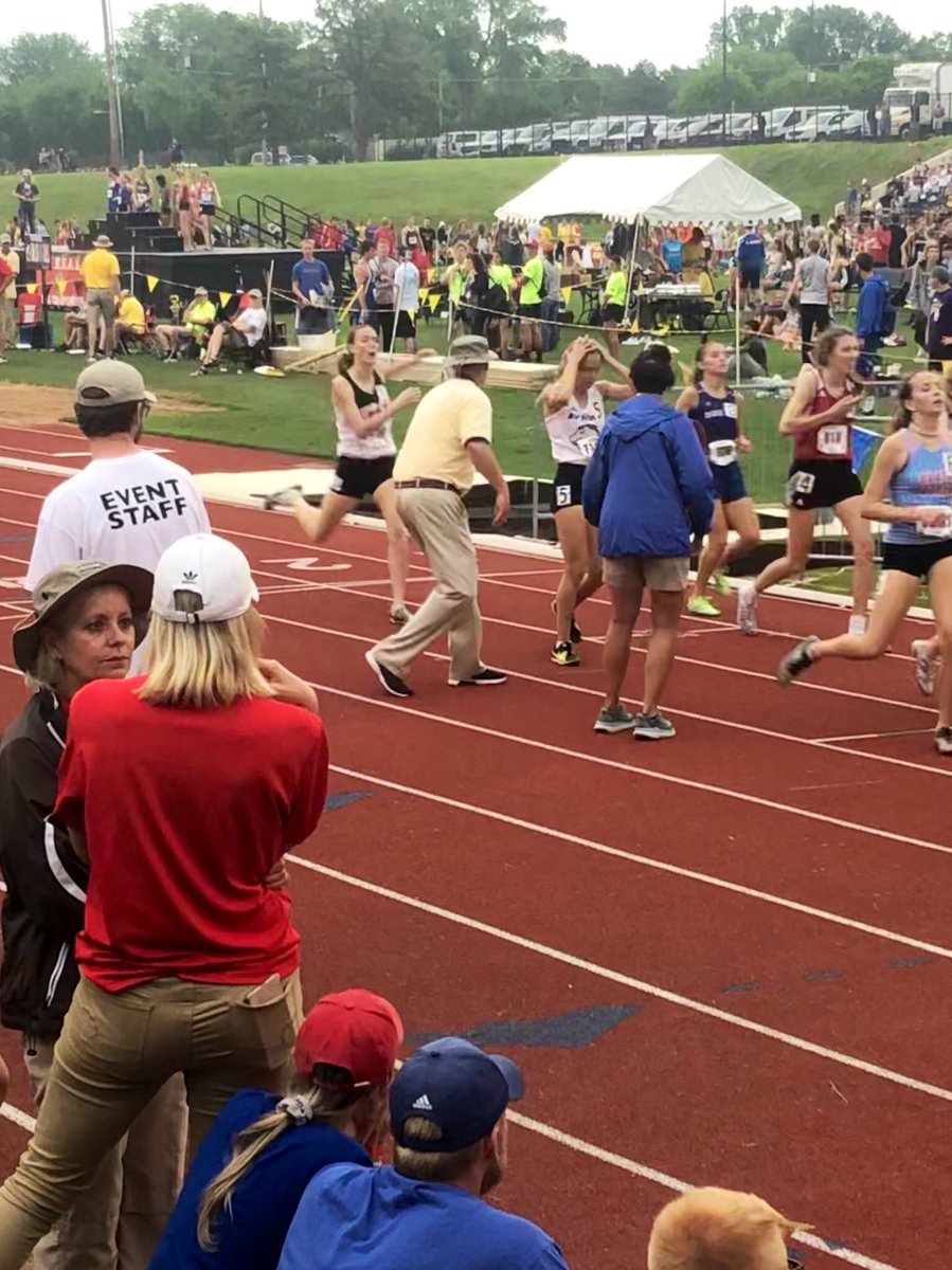 mlhuseman's tweet photo. 🚨 New School Record for this Girl! 🚨 Lauren DeWitt runs a 2:20.59 to finish her high school career strong! 💪🏻 #LadyJags #StateTrack2019 #SchoolRecord https://t.co/dIvpC0hQd3