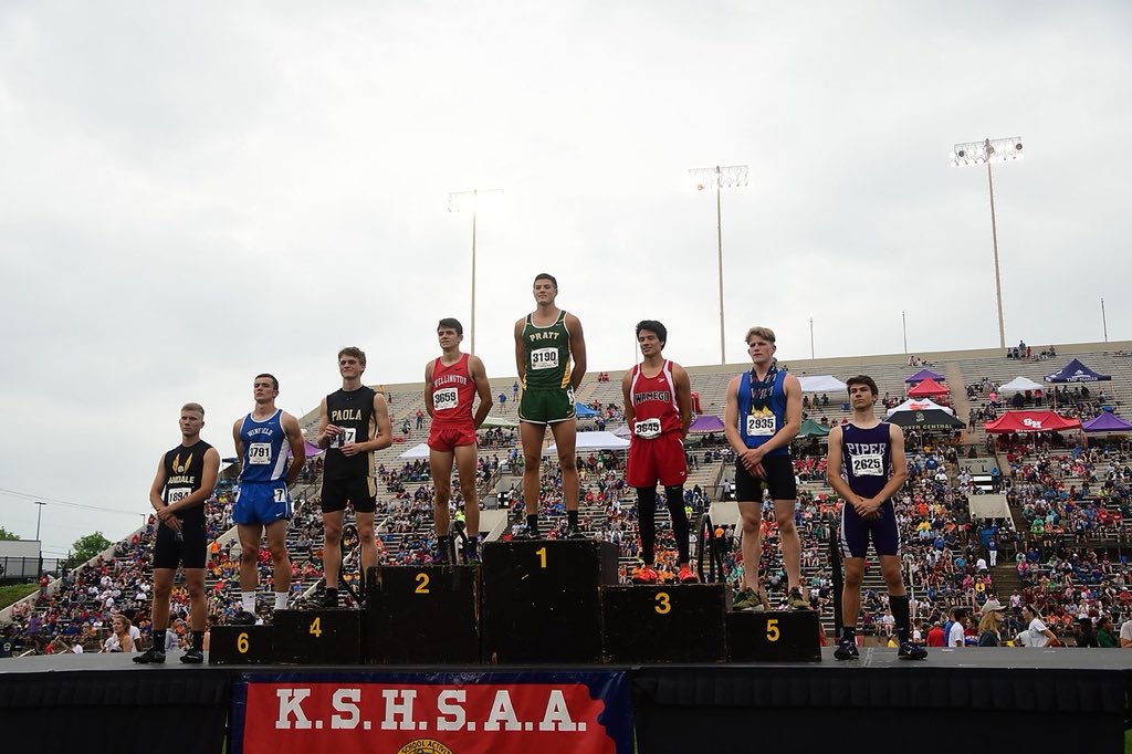 B_wins11's tweet photo. Words can’t describe how blessed I am. To be able to go out a champion and leave everything on the track my final race. To achieve the ultimate goal and share it with my teammates, coaches, and friends is a blessing and a dream come true🙌🏽🥇Once a greenback, always a greenback🐸 https://t.co/k5j0I9xtKo