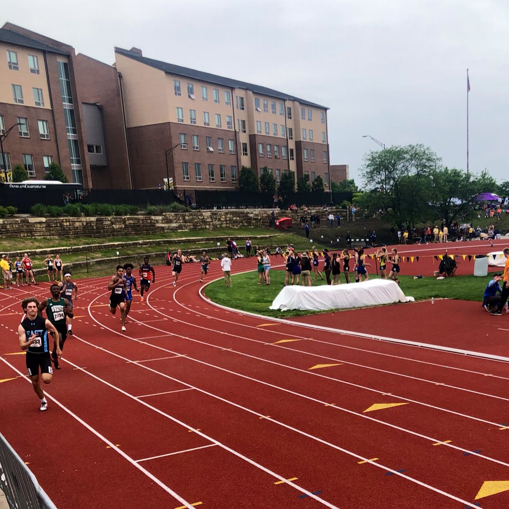 mlhuseman's tweet photo. 🚨 State Champion and School Record for David Brown in the 400m with a 48.86! 🚨 #StateChampion #StateTrack2019 #SchoolRecord @bvwestXCTF https://t.co/wnToJbp7EJ