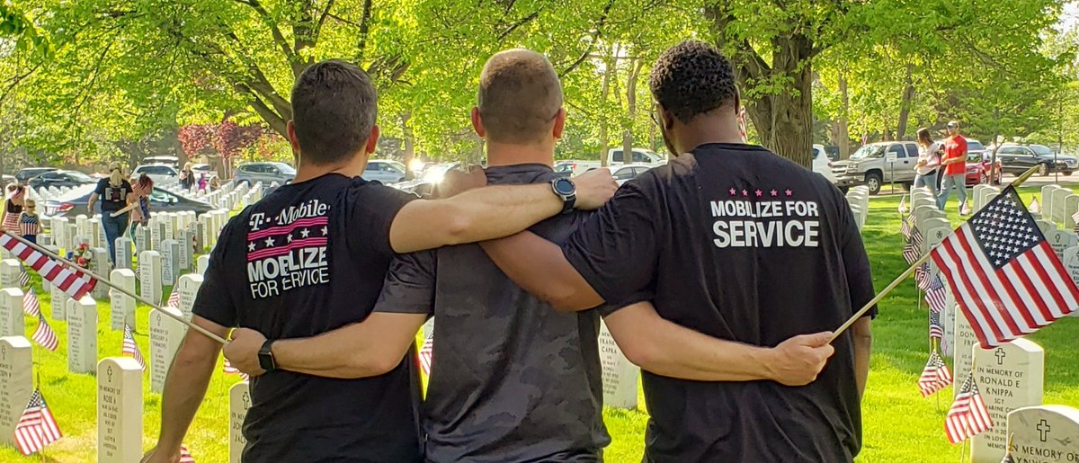 toddrm9's tweet image. Great morning with @TMobile and @missioncontinue at #FtLoganFlagPlacement honoring those who have paid the ultimate sacrifice. 🇺🇲 #MemorialDay #MobilizeForService #AreYouWithUs