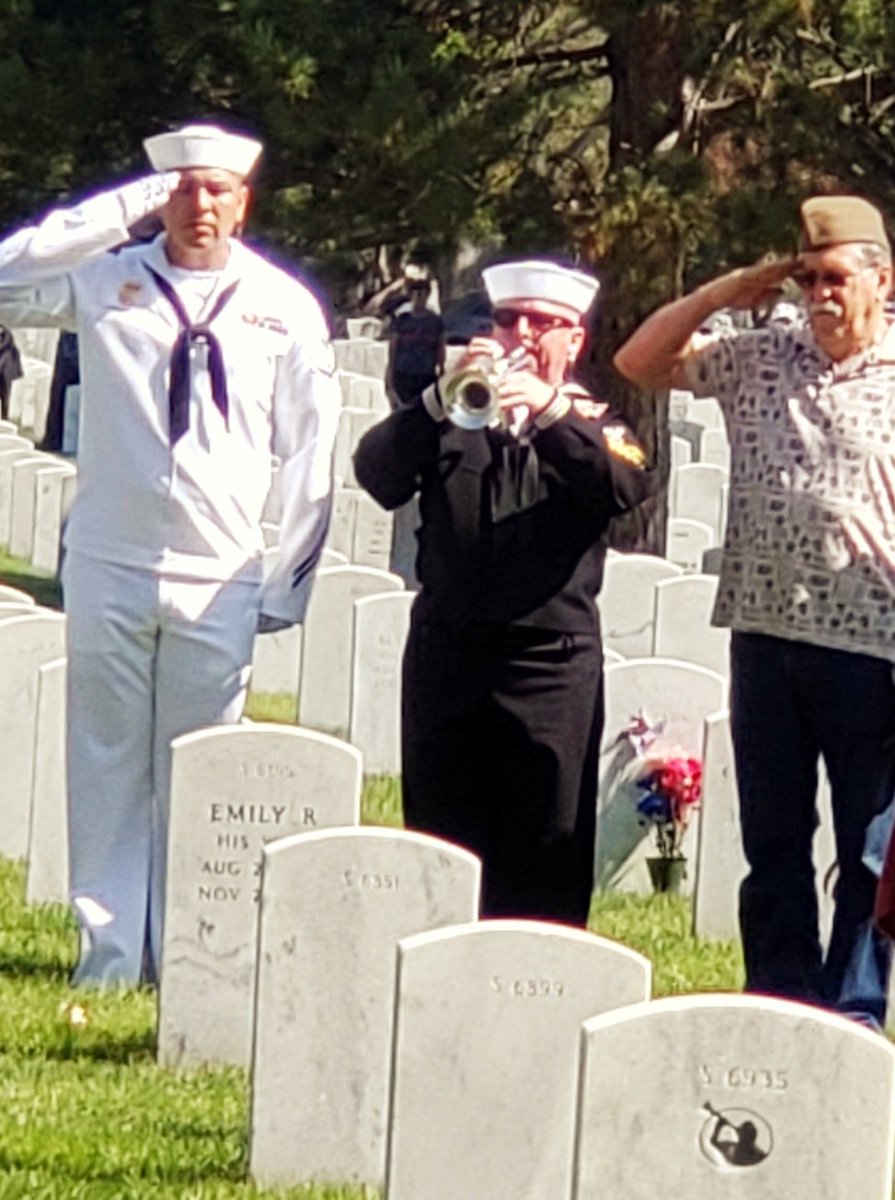 toddrm9's tweet image. Great morning with @TMobile and @missioncontinue at #FtLoganFlagPlacement honoring those who have paid the ultimate sacrifice. 🇺🇲 #MemorialDay #MobilizeForService #AreYouWithUs