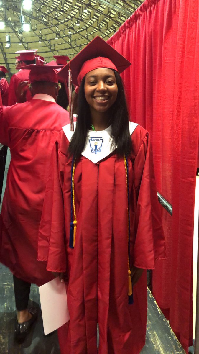 TrackJudson's tweet photo. Last check in before the start of their next race! Track #RocketsLaunched 
Congrats to our 2019 Graduates! 🚀 https://t.co/1jlEzHwxoN