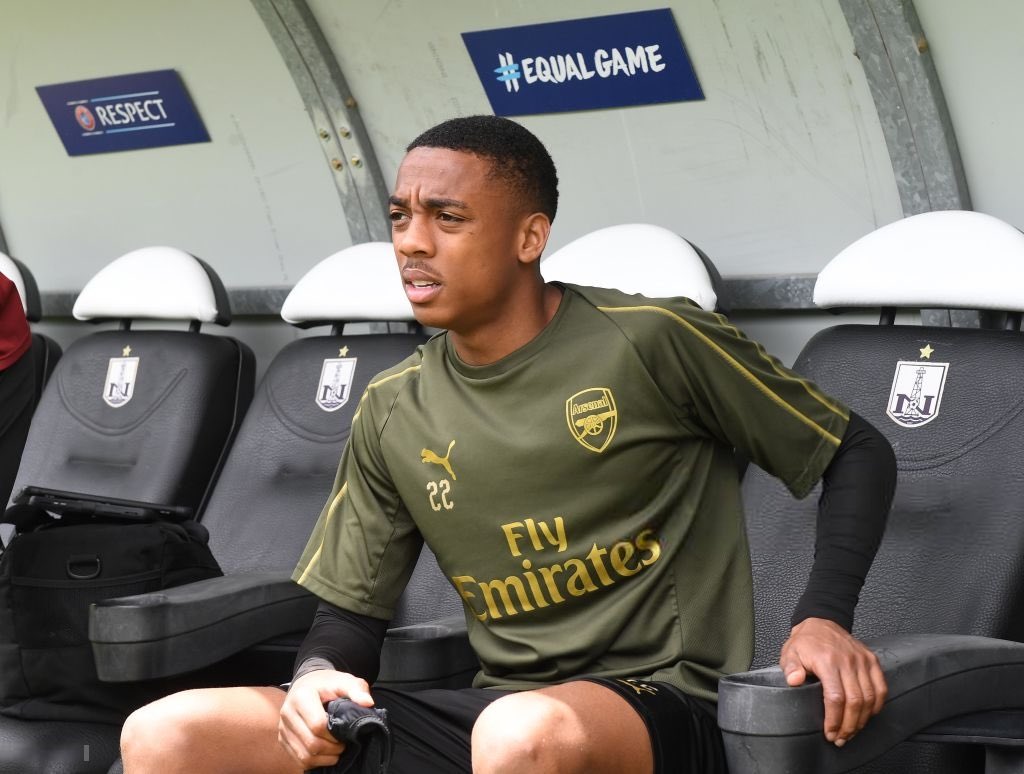 adeeeeeb0's tweet photo. Denis Suárez’s body isn’t even cold yet and Willock already copped all of his no.22 gear.

Stone cold mentality. Going straight to the top. https://t.co/j6hi0NPKOb