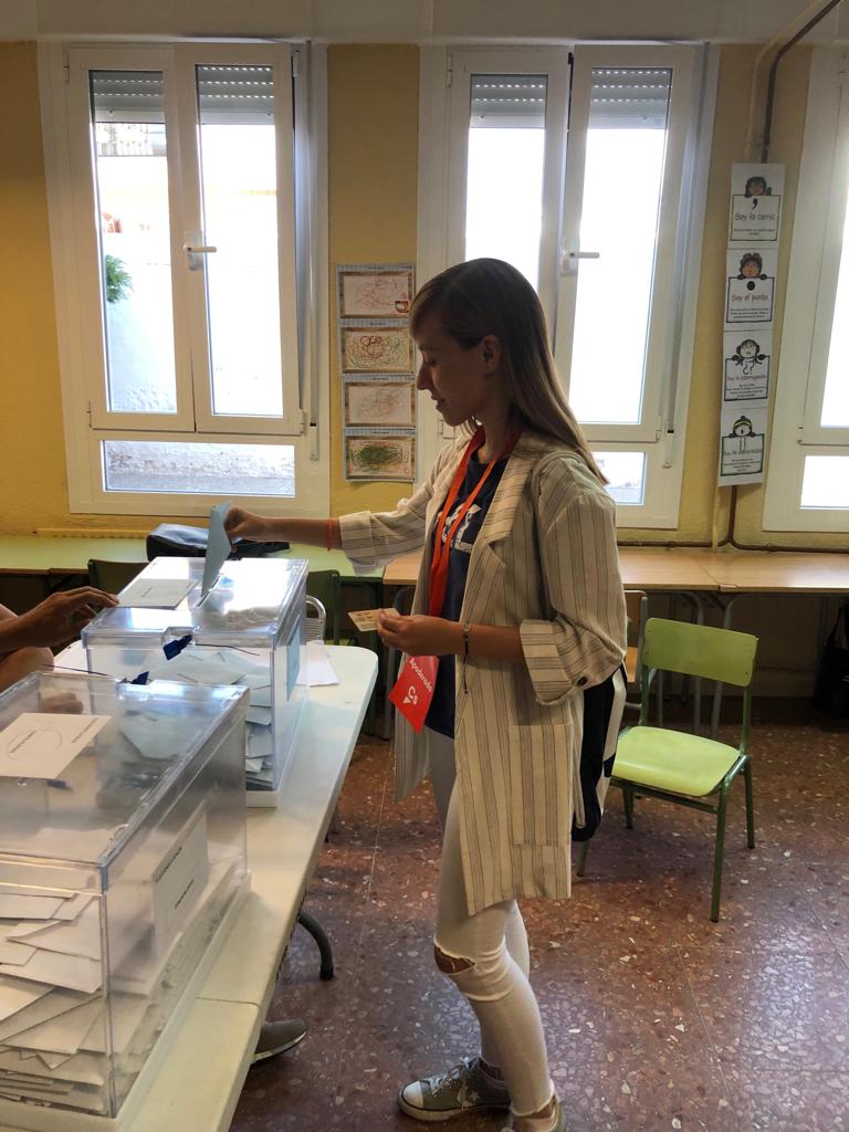 LorenaRamajo13's tweet photo. Ejerciendo mi derecho al voto! #Elecciones26M #CiudadanosIllescas #Vaamoos https://t.co/mJpYpF1wke