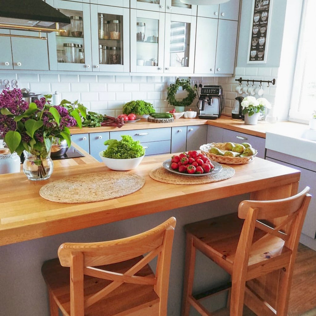 bobstricklin's tweet photo. This upscale country kitchen features a dining area built into it. Is this your style or would you prefer to have dining separate from the kitchen?
*
*
*
#realty #realtor #newhomes #properties #retirement #vacationhomes #secondhome #californialiving #slorealtor #slorealty https://t.co/KXvwSIqrow