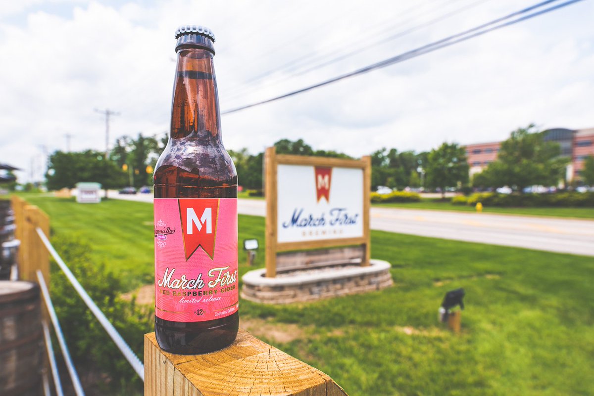 marchfirstbrew's tweet photo. Looking for an easy drinking and refreshing cider for your Memorial Day festivities? Our Aglamesis Bros Red Raspberry Cider should do the trick π #M1Brew #cincycider #craftcider #hardcider #cincinnati #drinklocal #memorialday https://t.co/mEmEjZdhZ7