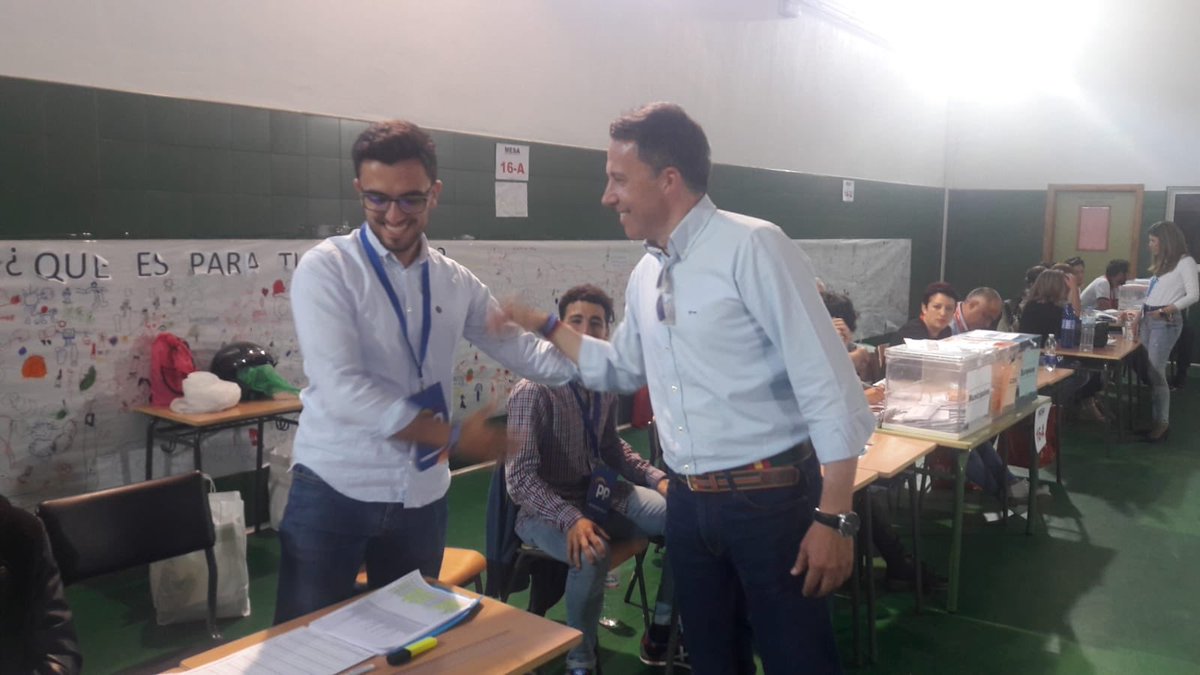 PPLorca's tweet photo. El Alcalde de Lorca, @Pencho_Gil, culmina esta histórica e ilusionante jornada electoral visitando los colegios de Sagrado Corazón, Fondo Cultural Espín y Centro Cultural ¡Lorca no se puede parar! Por el futuro de Lorca, la Región de Murcia y Europa https://t.co/4zCJwME52w