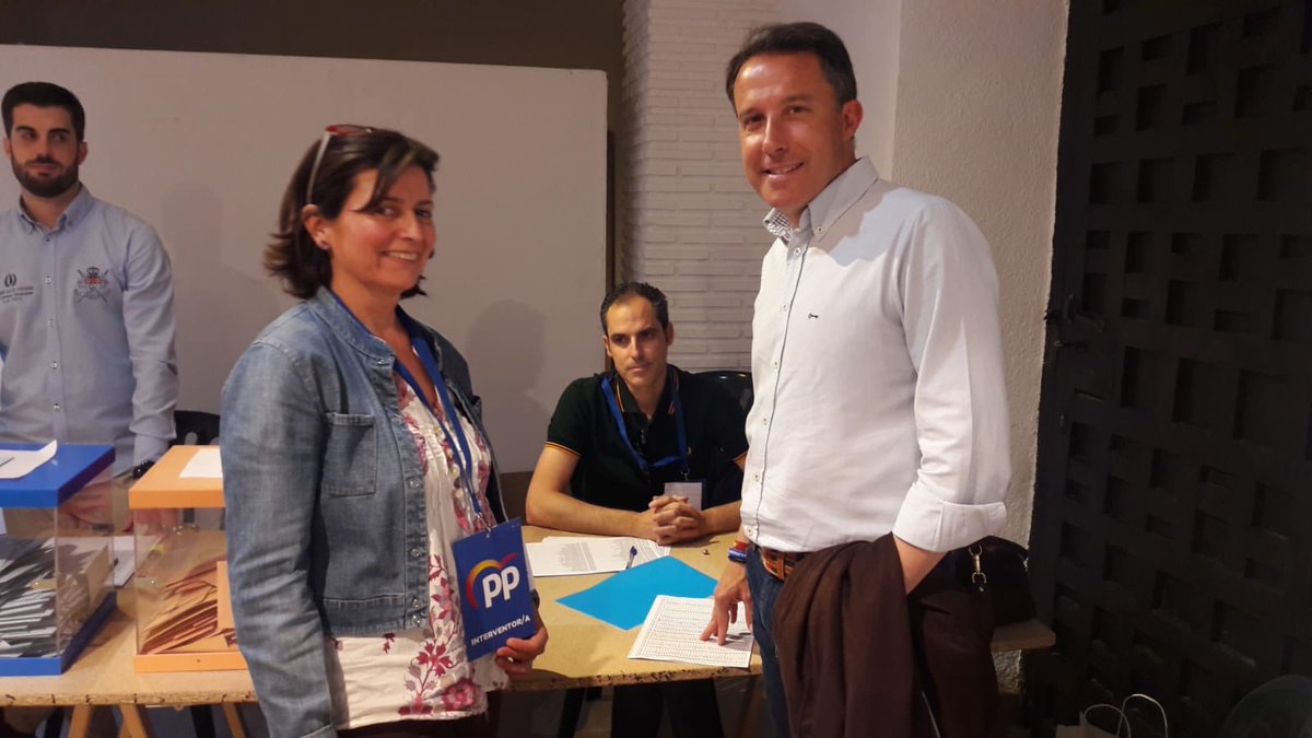 PPLorca's tweet photo. El Alcalde de Lorca, @Pencho_Gil, culmina esta histórica e ilusionante jornada electoral visitando los colegios de Sagrado Corazón, Fondo Cultural Espín y Centro Cultural ¡Lorca no se puede parar! Por el futuro de Lorca, la Región de Murcia y Europa https://t.co/4zCJwME52w