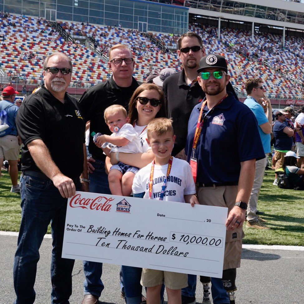 AdvanceAuto's tweet photo. Army Specialist Scotty West and his family received a mortgage-free home from @helpbhh at the #cocacola600 -plus - @CocaCola + #SpeedPerks made a $10,000 donation to Building Homes for Heroes from the sale of Coca-Cola products in our stores 🇺🇸 https://t.co/TW2AE9iPgF
