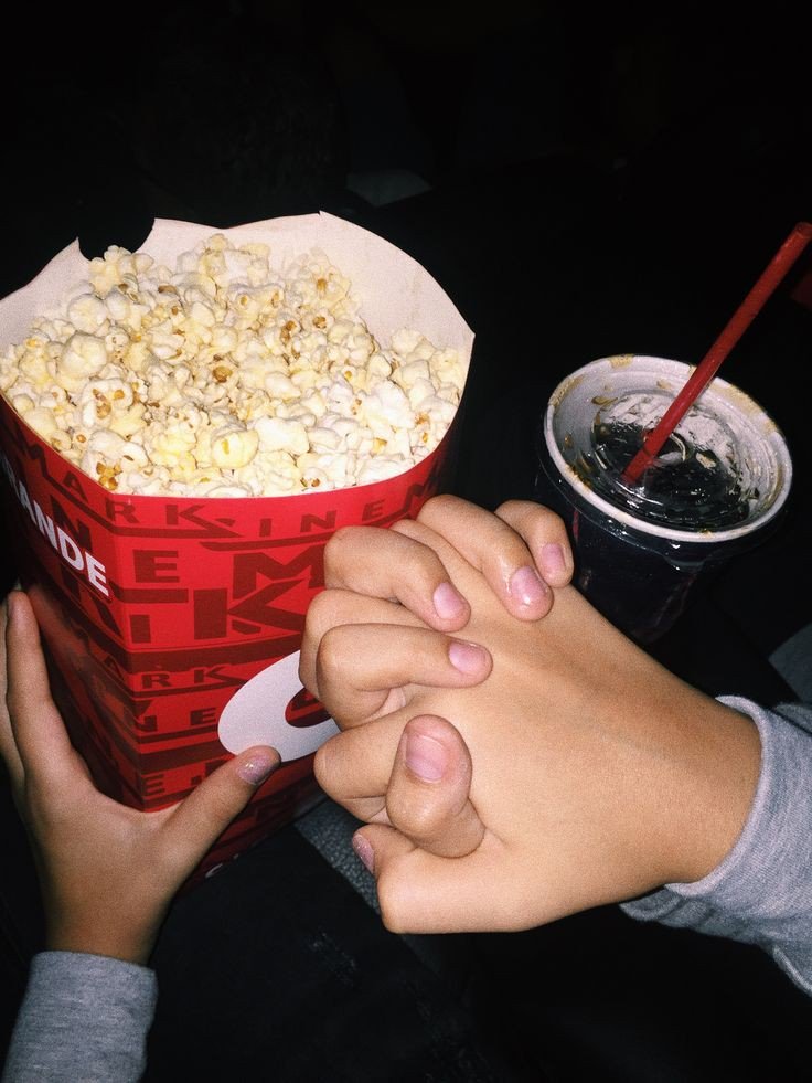 fallstember's tweet image. eles não deixam usar celular aqui dentro então eu vou ficar off