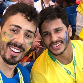 parasemprecarlu's tweet photo. Saudades desses sorrisos #voltacarlu https://t.co/6Q6cklmCHW