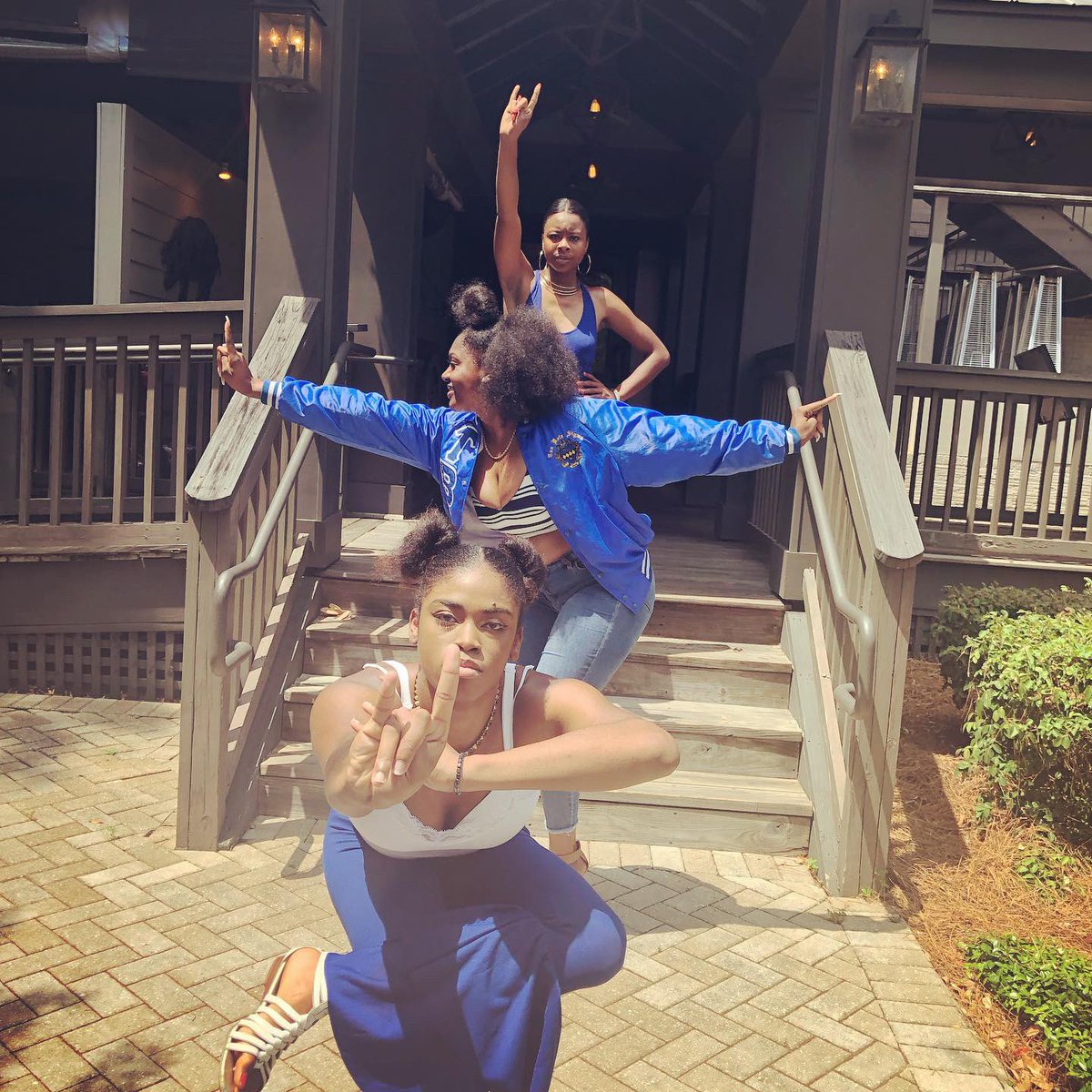 Uh_Leesh_Ah's tweet photo. It’s charter day🥳💙🤘🏾 https://t.co/LnDH8qbUaF