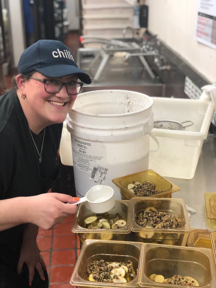 A_Foxy_Lady's tweet photo. Well deserved recognition for Hannah and Julio for prepping to spec and following their prep sheets! #foodperfection I #chilislove their passion and commitment! ❤️🌶🔥🍔 https://t.co/VmBGurbATn