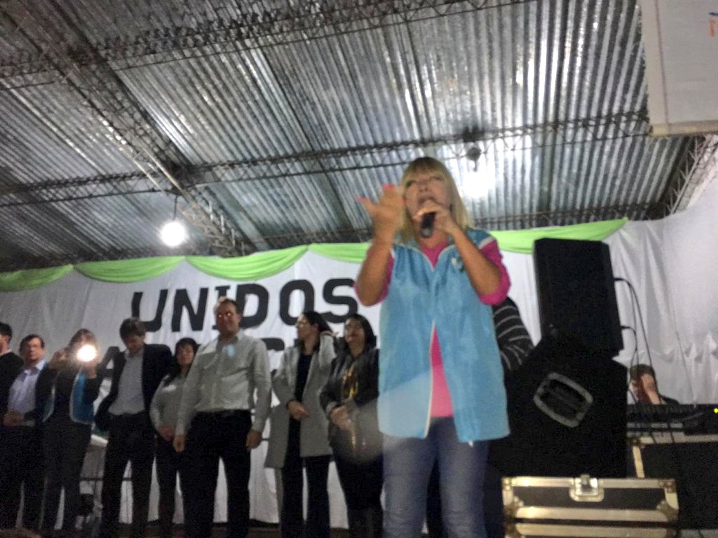 mariluleverberg's tweet photo. @liliana_lell @ADOMIS_Misiones @MaryPerrotta7 Multitud de familias campoviereñas se dieron cita para apoyar al sublema #UnidosParaCrecer
El tiempo no fue impedimento para ratificar la confianza en este equipo de #GermanBurger #2dejunio #MisionesVota @ADOMIS_Misiones https://t.co/HMtDHywlXw