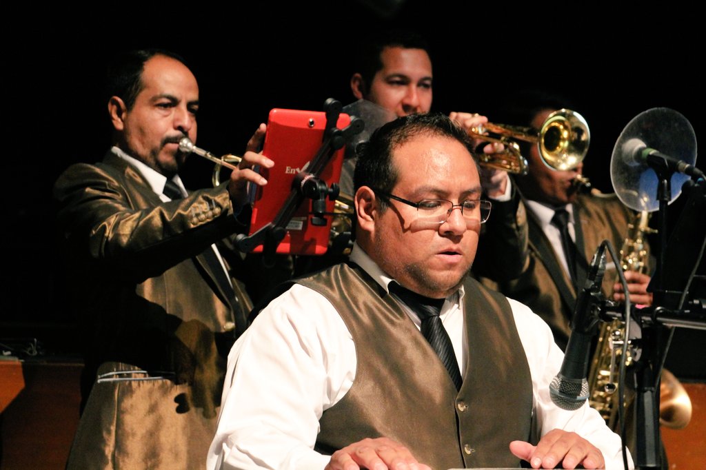 Olaff111's tweet photo. #Soundtrack3 🎥 | El público disfruta "Pedro Navajas" a cargo de la "Orquesta Fascinación"  en el @GotaDePlata_. 🎶 https://t.co/wfwe6HsUao