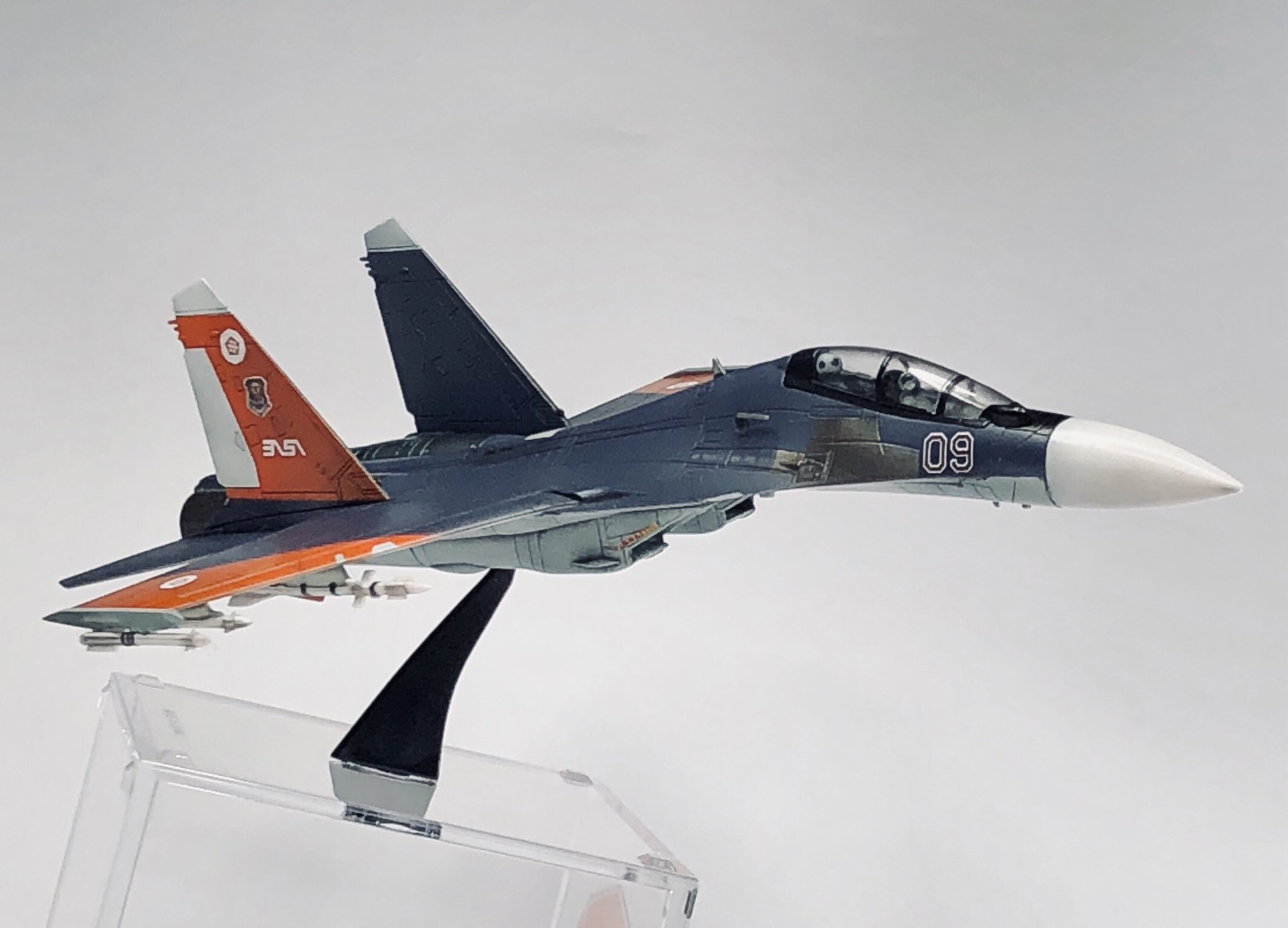 1/144 エースコンバット Su-30 ミハイ仕様 r77 kh31付き 電飾 1/144 エースコンバット Su-30 ミハイ仕様 r77 kh31付き 電飾