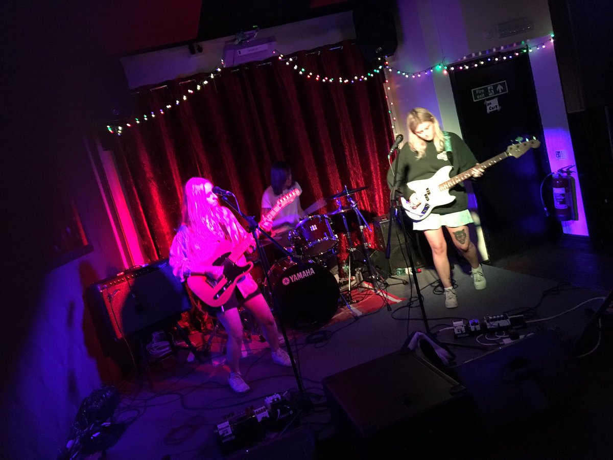 The groups are on <a href="/TheBlueMoonCamb/">The Blue Moon</a>  feat <a href="/OranjeMusic/">Oranje</a>