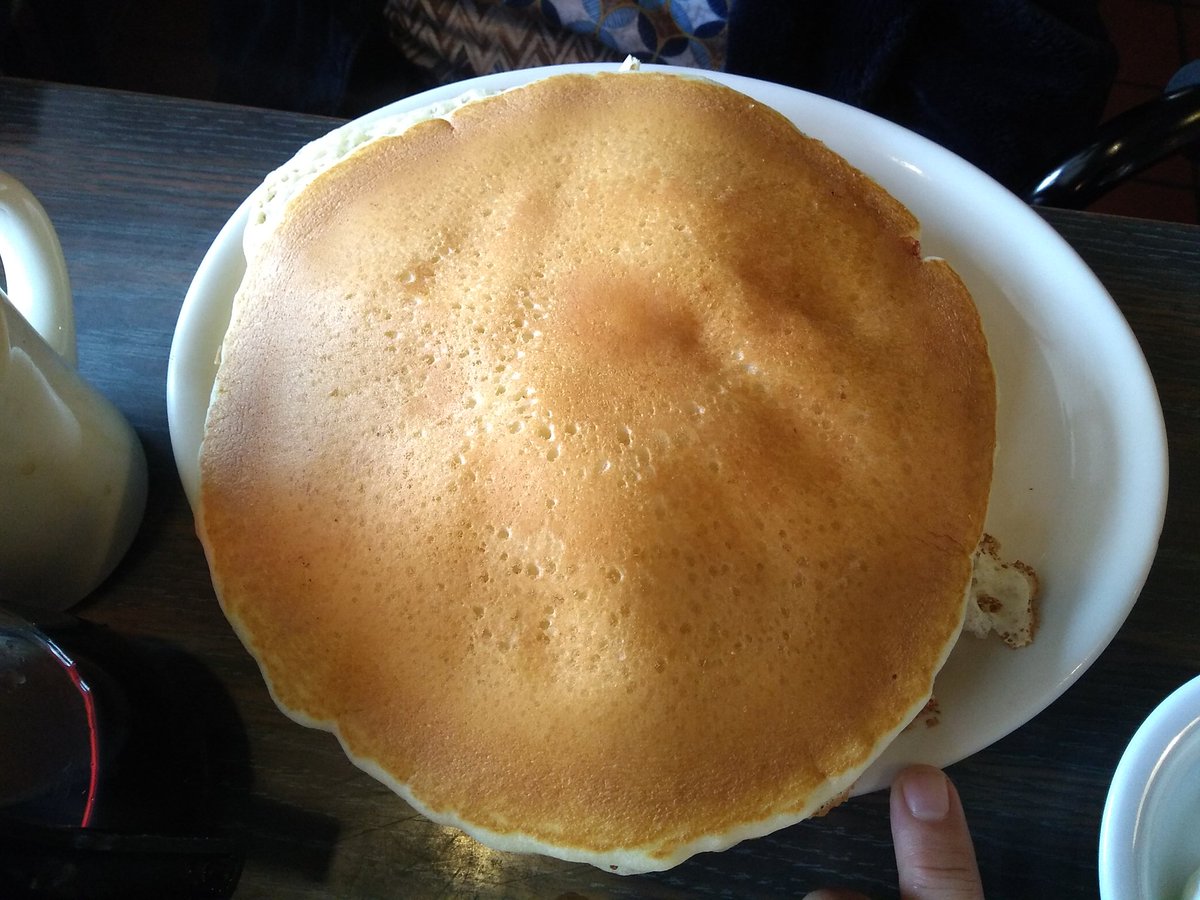 KurtZierlein's tweet photo. Cuando visitรกs un restaurante por 1ra vez. Pedรญs #2eggs #3pancakes y cada #pancake es mรกs grande que el plato normal ๐ฎ๐คค๐๐ฎ #graciasDios #teamoEsposa #Nadamefaltarรก #GloriaaDios (Con 1 tuve ๐. El resto para la #cena... Y #desayuno maรฑana ๐) https://t.co/aIxP9TxhOw
