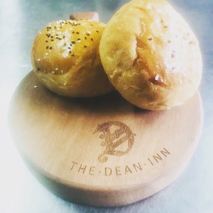 TheDeanInn's tweet photo. Look at those buns 👀
Freshly baked this morning by our very talented Chef’s! 
#thedeaninn #westdean #westsussex #southdowns #gastropub #baconandbrie #freshbakedbread #goodfood #lavant #goodwood #buns #localproduce #homemade #localbusinesses https://t.co/dKQCWmyn3w