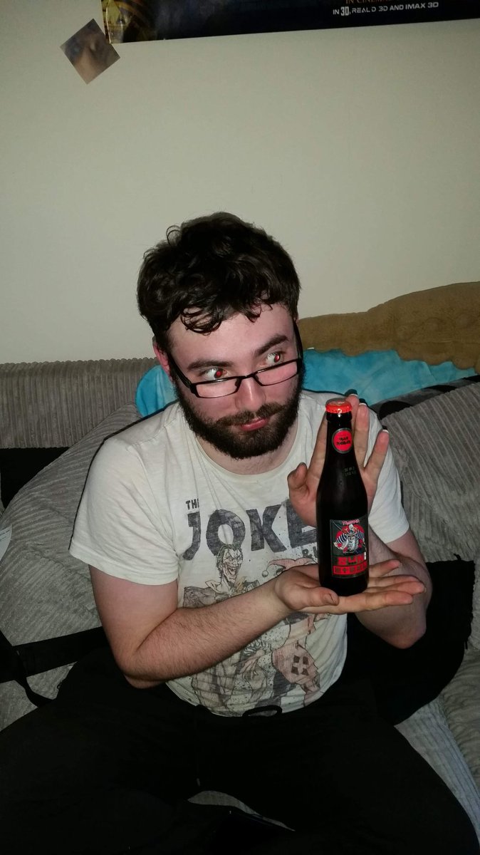 TheFSlippers's tweet photo. .@david_lowie enjoying his Iron Maiden beer #TheFreudianSlippers #IronMaidenBeer https://t.co/yhcsGZQtj4 https://t.co/QpCLpb1QDS