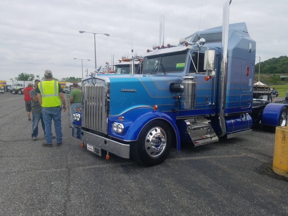 InfoParrot's tweet photo. P108 having fun at the 2nd Annual LCM Family Gathering “United We Roll” 

Thanks Chris Outland for representing Parrot Island Cargo. https://t.co/HtRrLg3g2j