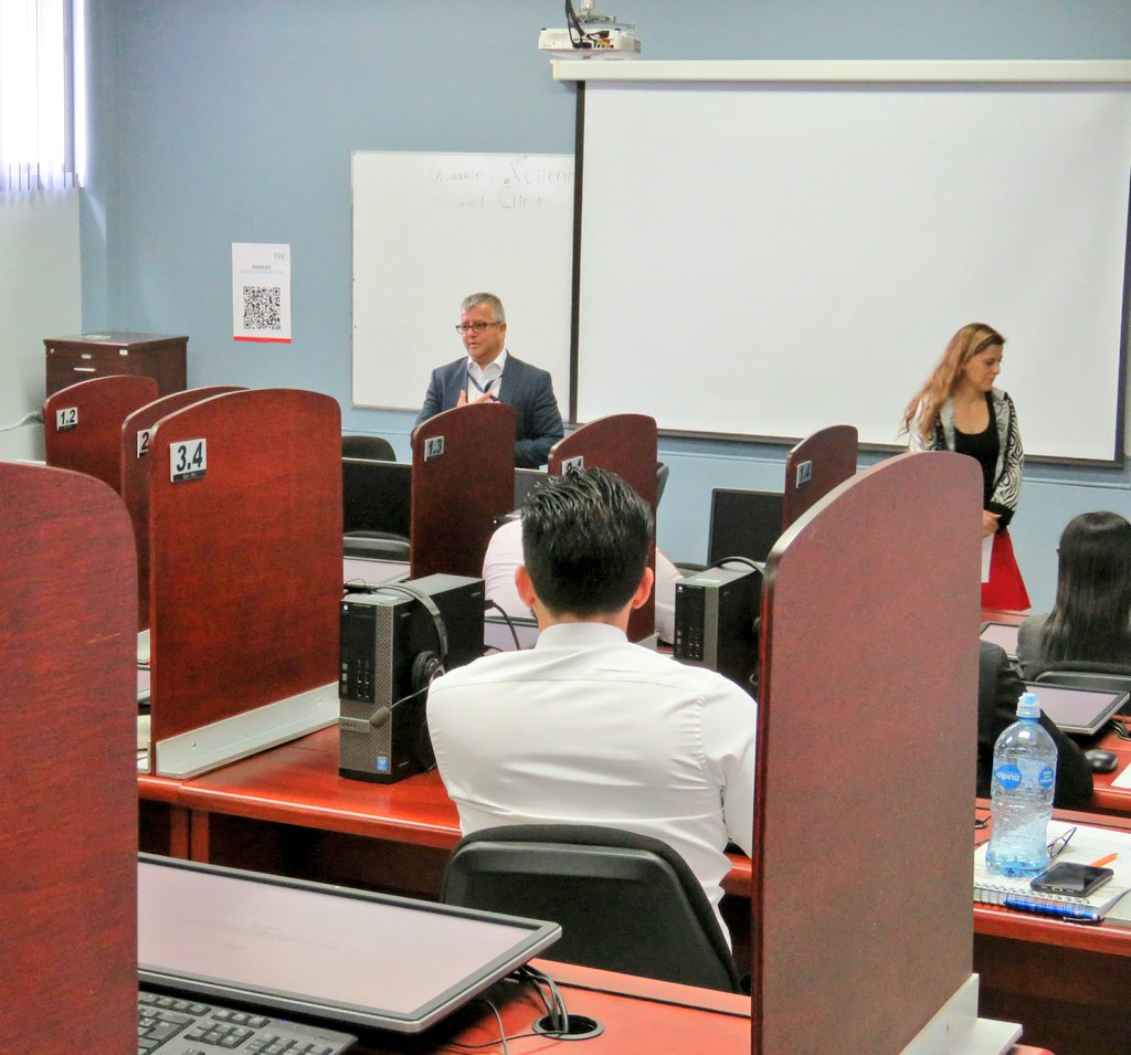 walterlopezhn's tweet photo. El #Laboratorio de #Economía #Experimental #LEXTEC del @Teccr es el primero en #CostaRica en aplicar #experimentos para analizar y estudiar la #conducta #humana en la toma de #decisiones mediante juegos de #estrategia en ambiente controlado, #encuestas y #rondas de respuestas. https://t.co/p1vsSacHRv