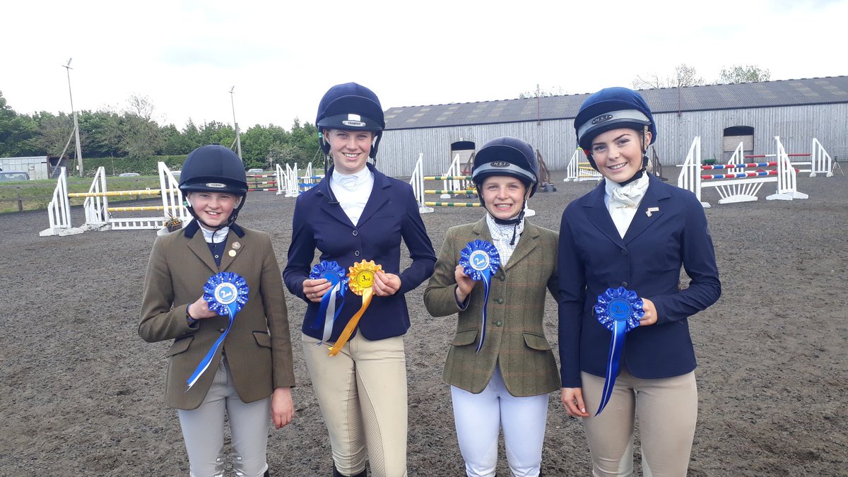 Sed_Equestrian's tweet photo. Fantastic riding by our 1m team over the big fences to finish 2nd #nationalqualification Well done Kate, Charlotte, Miki & especially to Katie who came 3rd individually #stunninground https://t.co/6ogvp34hP8