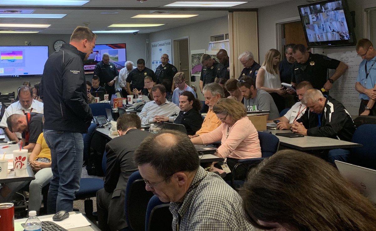 gtbynum's tweet image. A personal aside: Have found I’m incapable of talking about this photo, so I wrote about the story behind it instead. #OklahomaStandard m.facebook.com/story.php?stor…