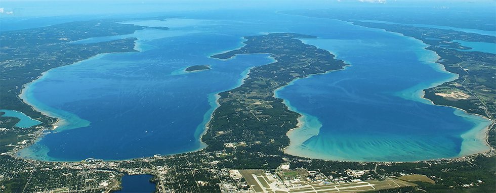LakeMichigan13's tweet photo. Another fav bae #GrandTraverse 
has 2 lobes just like the #megalake @LakeMIHuron #GreatLakes https://t.co/VADLSkLQCZ