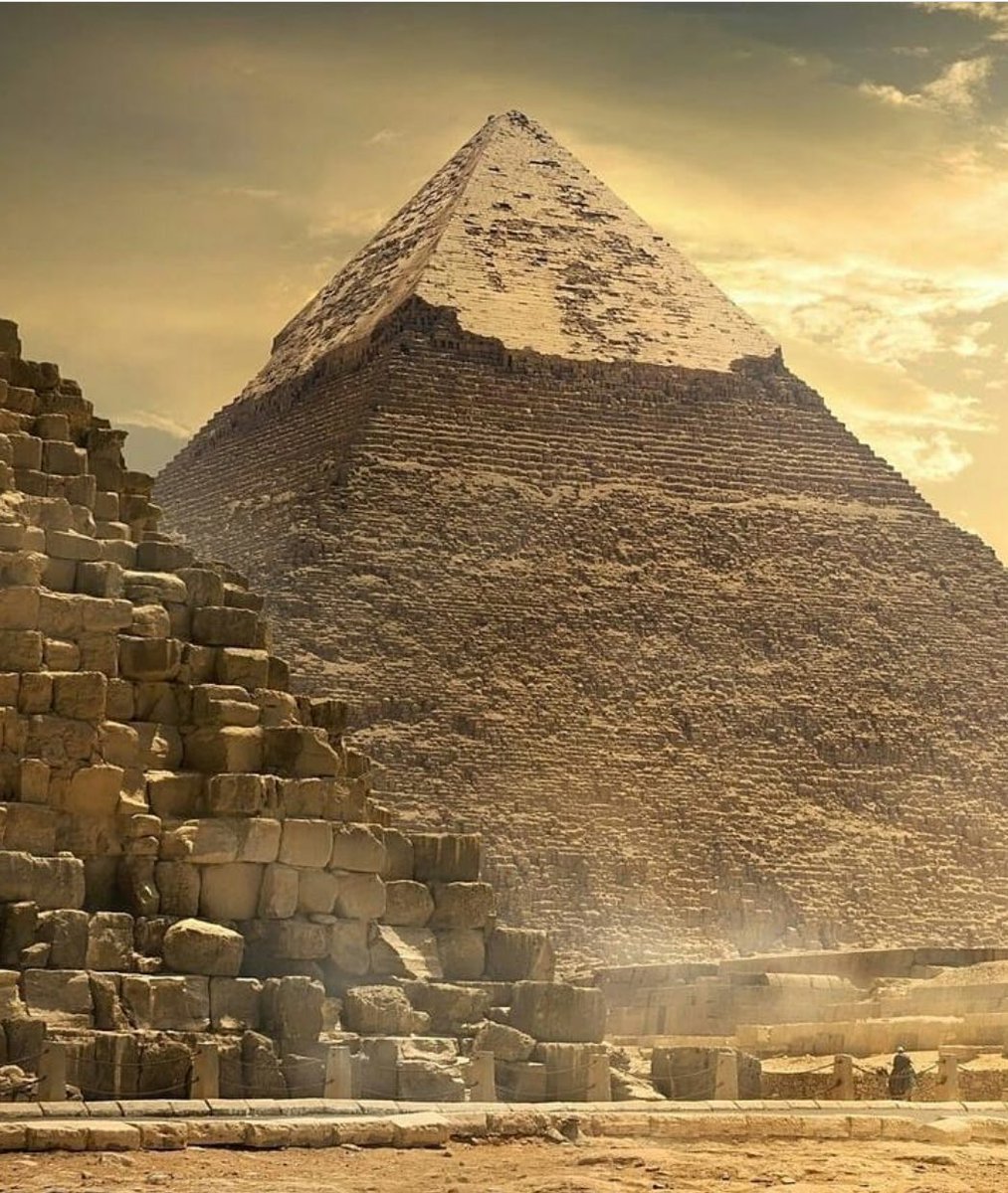CyberProtocol77's tweet photo. CyberCrotocol #game #ComingSoon
#streetphotography #pyramids #maze #labirynt #thomb #gold #urbanphotography #edgygram #cyberpunk2077 #streetmobs #nightshooters #cyberprotocol #cp77 https://t.co/nUDM4ubHMp