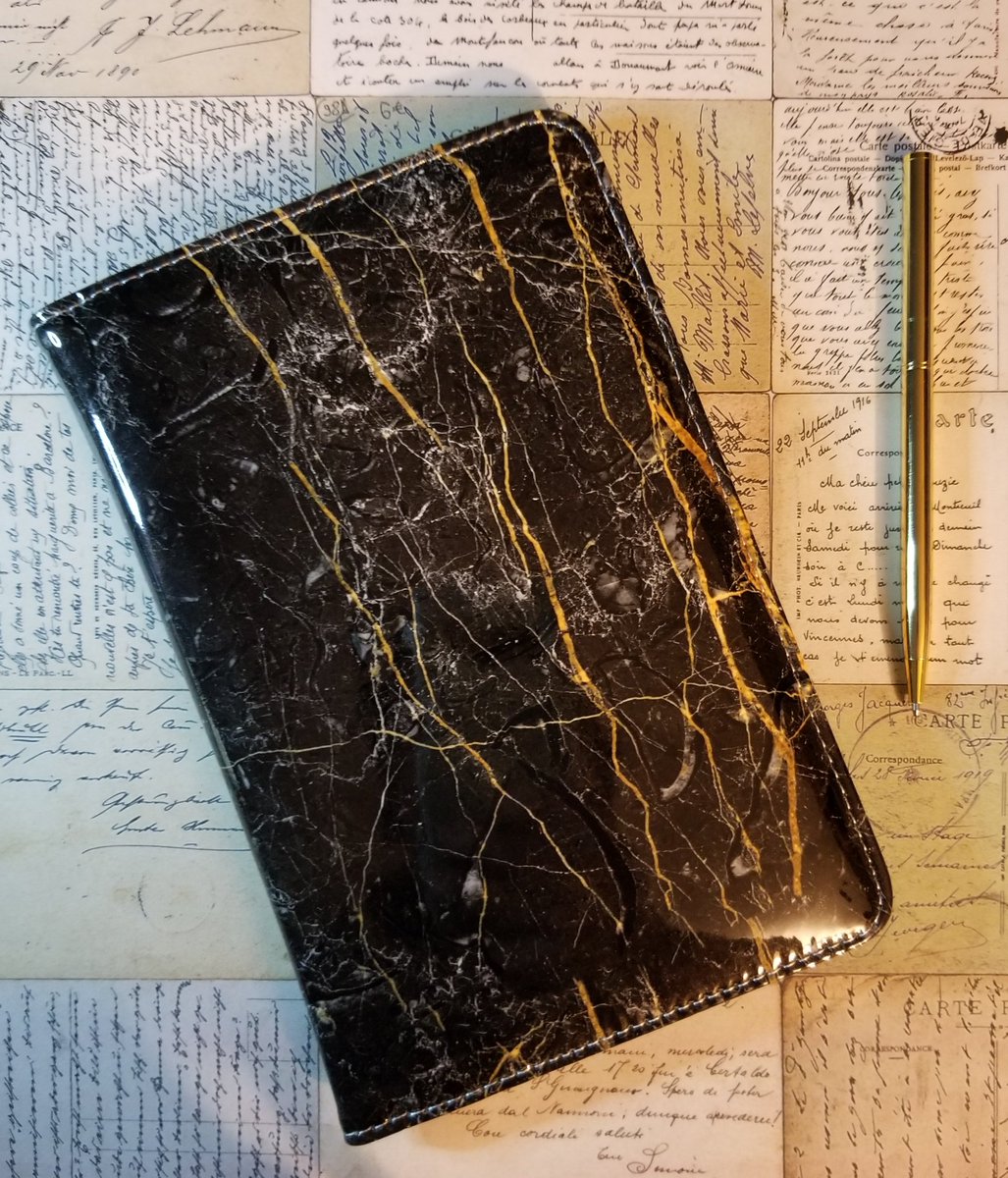 ReviewsLauren's tweet photo. Where are my wait staff friends at?! This one is for you! Check out this really cute black and gold marble style server book. Super cute!
Get It Here:
https://t.co/Gci7CREMzQ
#ProductReviewer #influencer #waitstaff #waiter #waitress #serverbook #IFB #restaurants https://t.co/GwVMGN9Hn7
