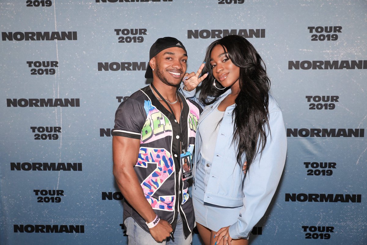 Normani with fans at the #SWTDallas Meet and Greet #5.