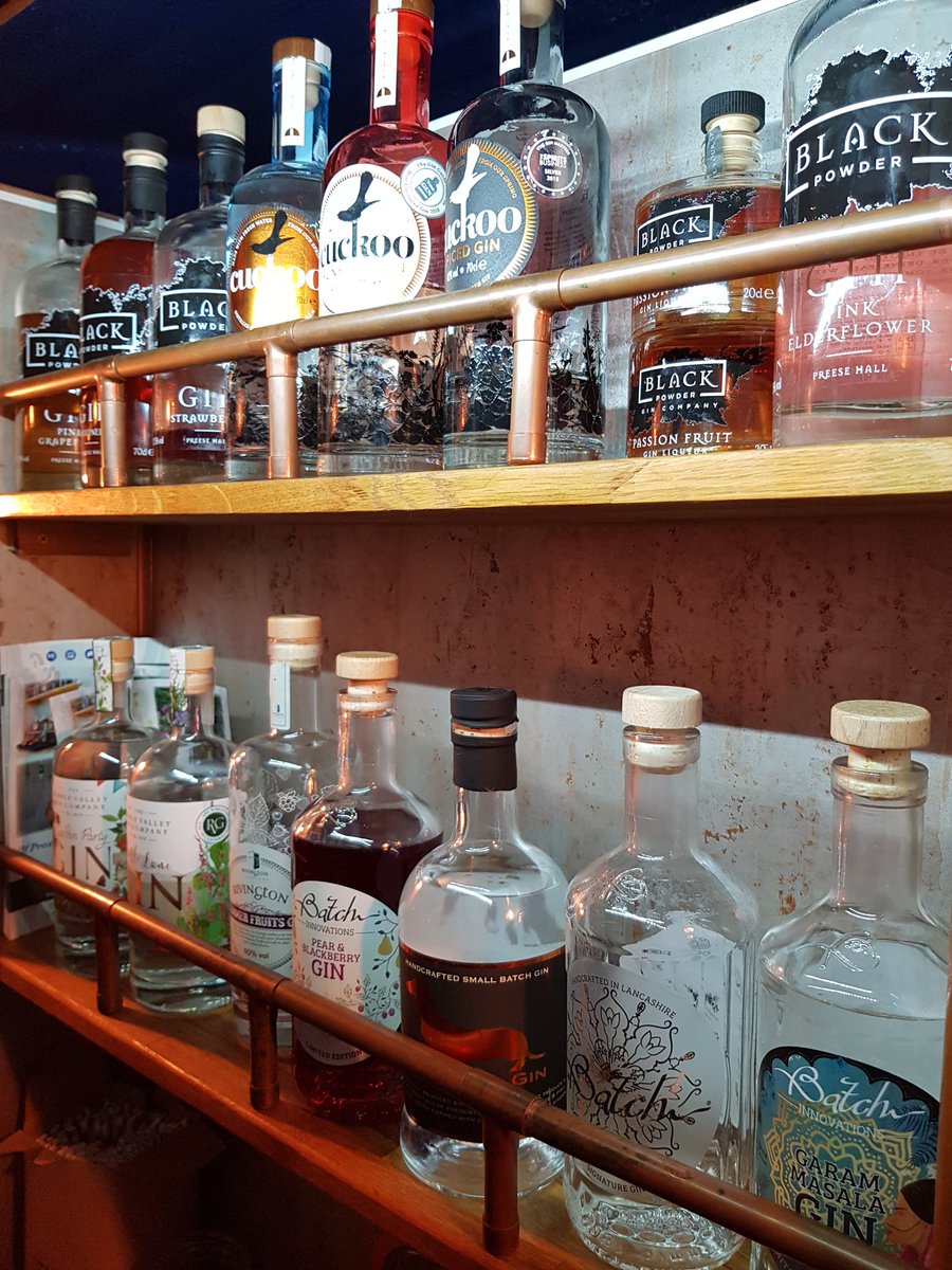 CopaFizz's tweet photo. A Truely redrose #Lancashire offering tonight on the #ginbar for a western shin dig #cumbriaparty #mobile #partyhire #fizzvan https://t.co/vaVQG8BaNN