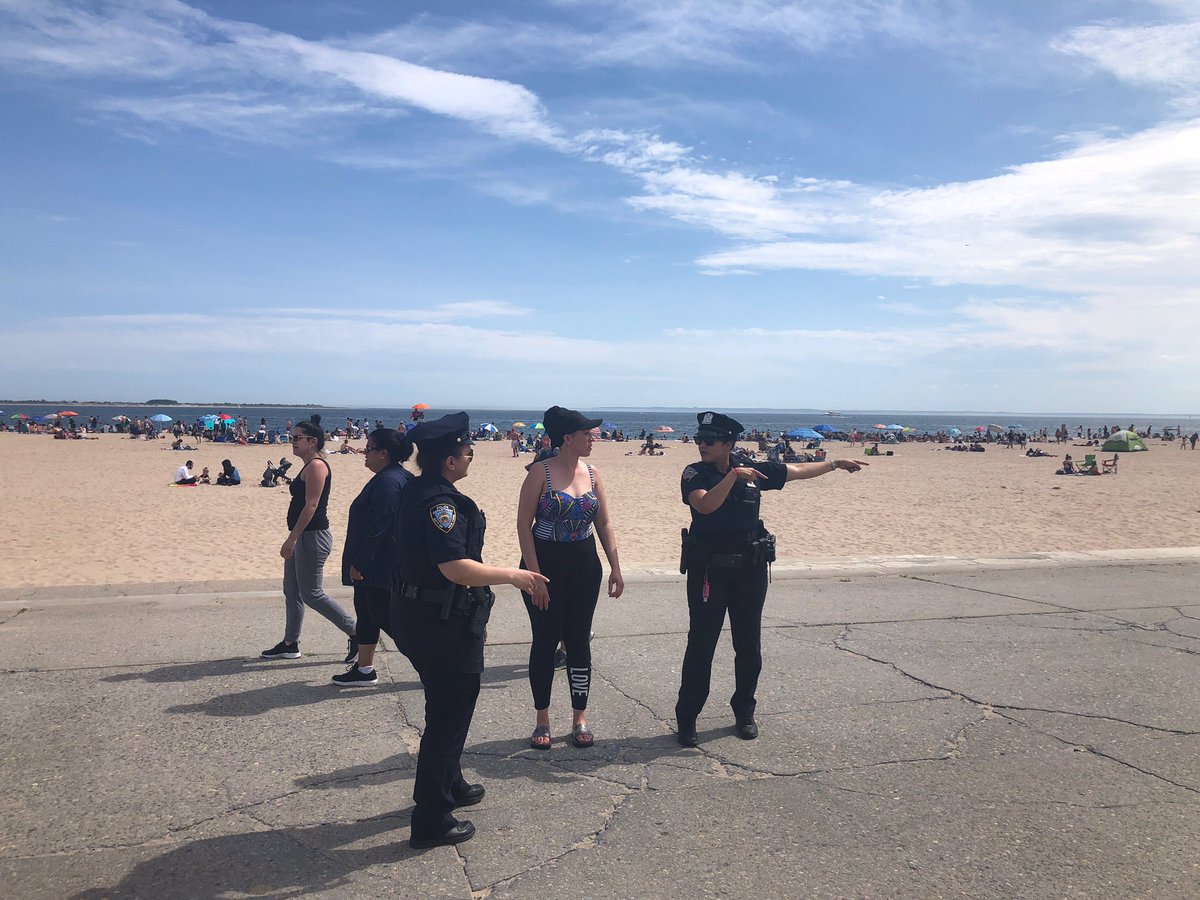 NYPD61Pct's tweet photo. Greetings from #ManhattanBeach!  Officers Matos &amp; Braginsky are on patrol making sure our holiday weekend patrons stay safe and enjoy the sun and sand!!  👮‍♀️🏖👮‍♀️#beachpatrol https://t.co/ZwhVgAgiSu