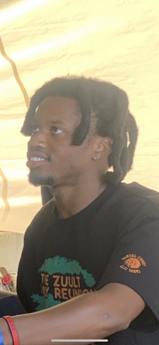 welchiain's tweet photo. Get you someone that looks at you the way @denzelcurry looks at me #BostonCalling https://t.co/VG7KcKm0bj