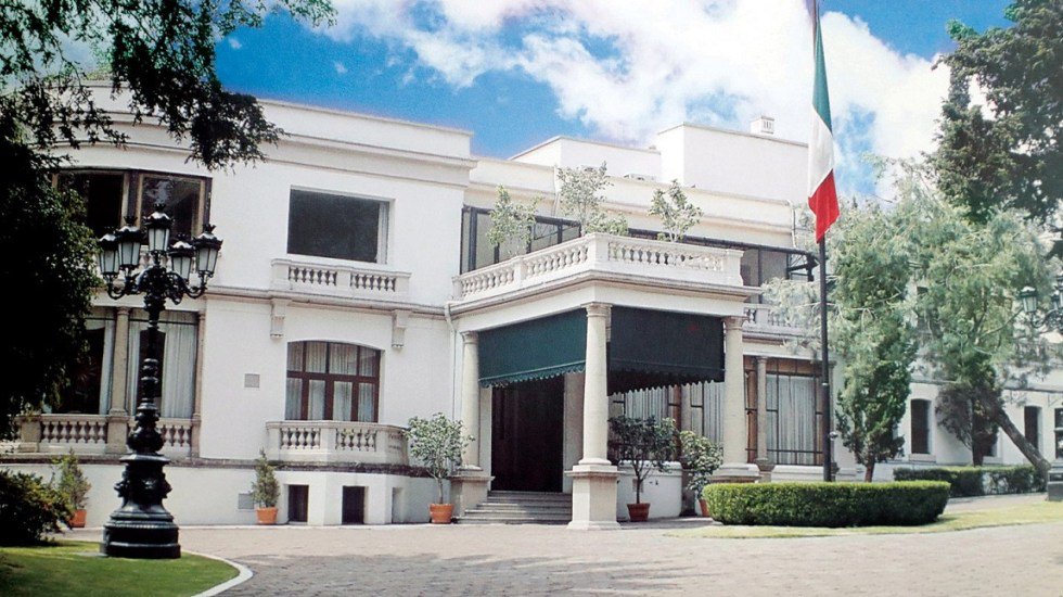 MtraHumanidades's tweet photo. #Dato La Residencia Oficial de los Pinos fue la casa habitación de los presidentes de México desde 1934. El nombre hace referencia a una huerta en Michoacán donde Lázaro Cárdenas conoció a su esposa, Amalia Solórzano. https://t.co/Gpc46qoUrV