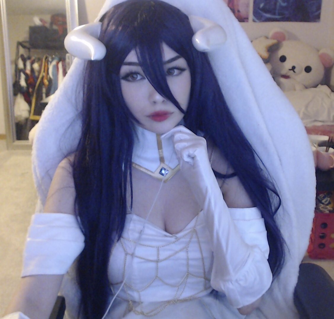 http://twitch.tv/emiru.