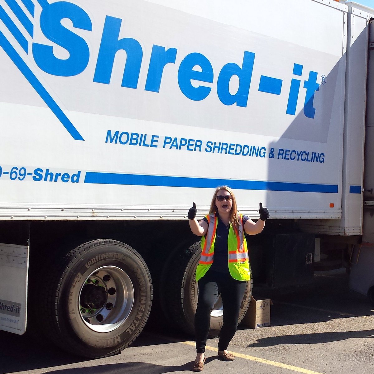 AMAcommunity's tweet photo. Thank you to all of our members who attended #AMAshred events across Alberta, shredding against #IDtheft and supporting local food banks! https://t.co/Fj7GowBenr
