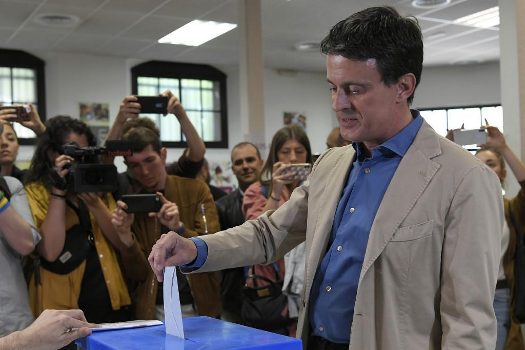 Manuel Valls subit une lourde défaite aux municipales de Barcelone bit.ly/2QuIhAM