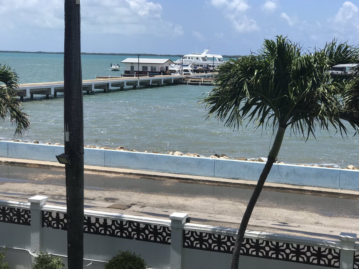 Birchenough_S's tweet photo. Working in Belize with the CEFAS marine litter team under Clip @CME_Prog @CefasGovUK @CefasMC3 #commonwealthlitterprogramme https://t.co/r1TkowFbMw