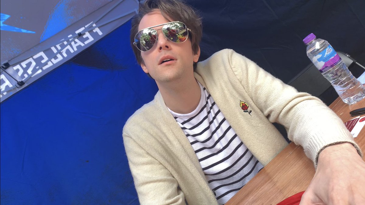 upuntildrag's tweet photo. thank you so much for everything, you are a huge inspiration to me and just make me happy to be alive. thank you. https://t.co/gV0OFgSRI9
