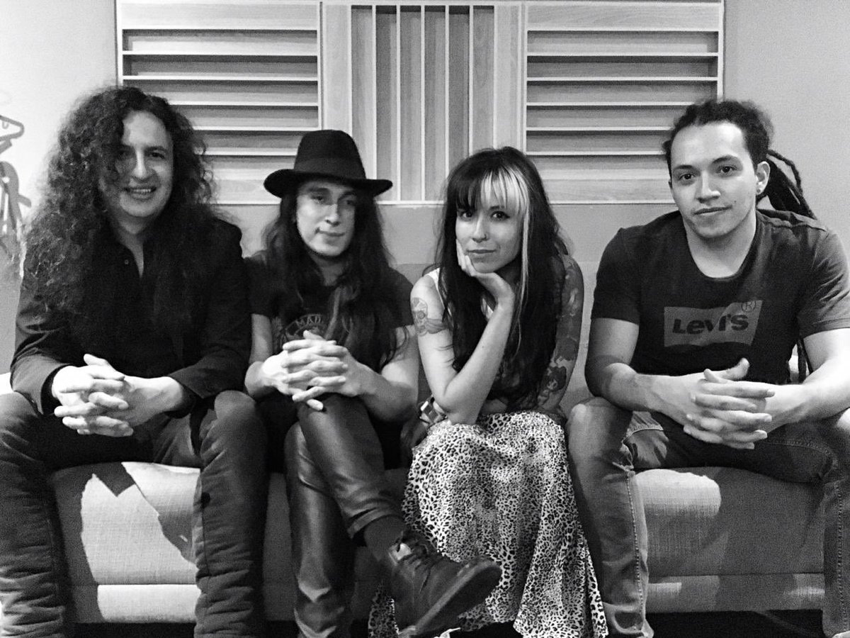 ¡¡¡APARECIMOS!!!
ESTE SÁBADO 1 DE JUNIO ESTAREMOS LEVANTANDO MOTAS DEL PISO EN <a href="/Latino_Power/">Latino Power</a> JUNTO A LOS GLAMUROSOS #MackTheKnife Y NUESTRO ADORADO <a href="/DJChiflamicas/">DJ Chiflamicas</a> 
APOYAN <a href="/ShockCo/">Shock.co</a> <a href="/cartelurbano/">Revista Cartel Urbano</a> <a href="/120dBBogota/">120dB Bogotá</a> 
BOLETAS DISPONIBLES EN <a href="/4CUARTOS/">4CUARTOS</a> 
FOTO POR ANTONIO SUÁREZ <a href="/ArbolNaranja/">Árbol Naranja</a>