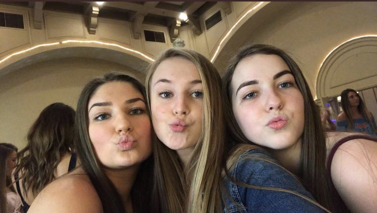 megwilson003's tweet photo. happy birthday @annasears_ don’t know how i would’ve survived lax without except that i thought i would die every time u shot😬😔can’t wait for this summer!! luv u!! ❤️❤️ https://t.co/uujNdmbJGN