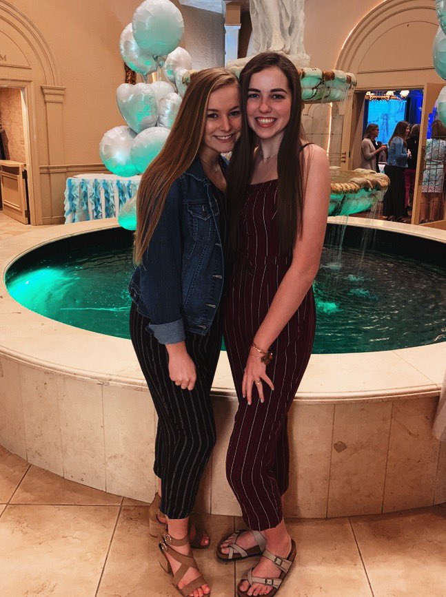 megwilson003's tweet photo. happy birthday @annasears_ don’t know how i would’ve survived lax without except that i thought i would die every time u shot😬😔can’t wait for this summer!! luv u!! ❤️❤️ https://t.co/uujNdmbJGN