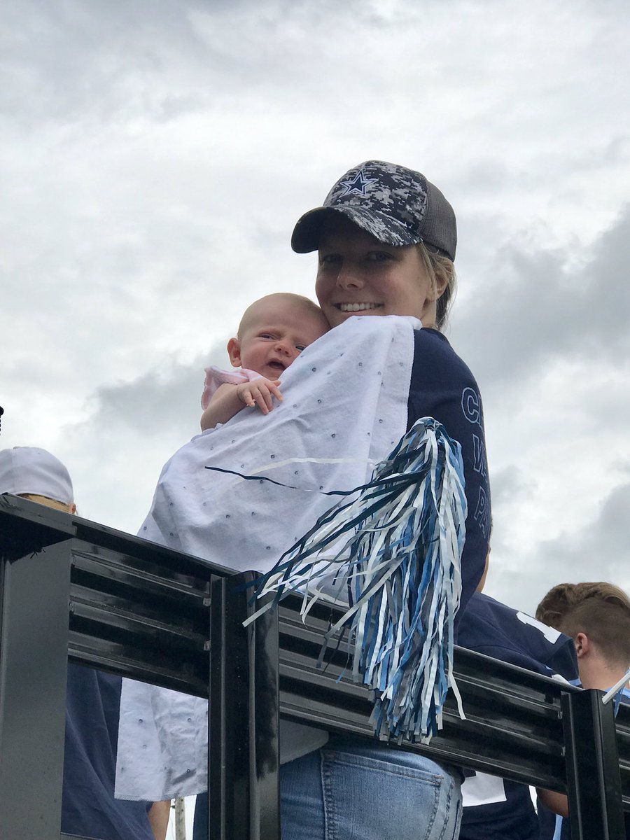 BomberGram's tweet photo. Had a great time with family and our bomber family! 💙 https://t.co/o2iH27qlIw