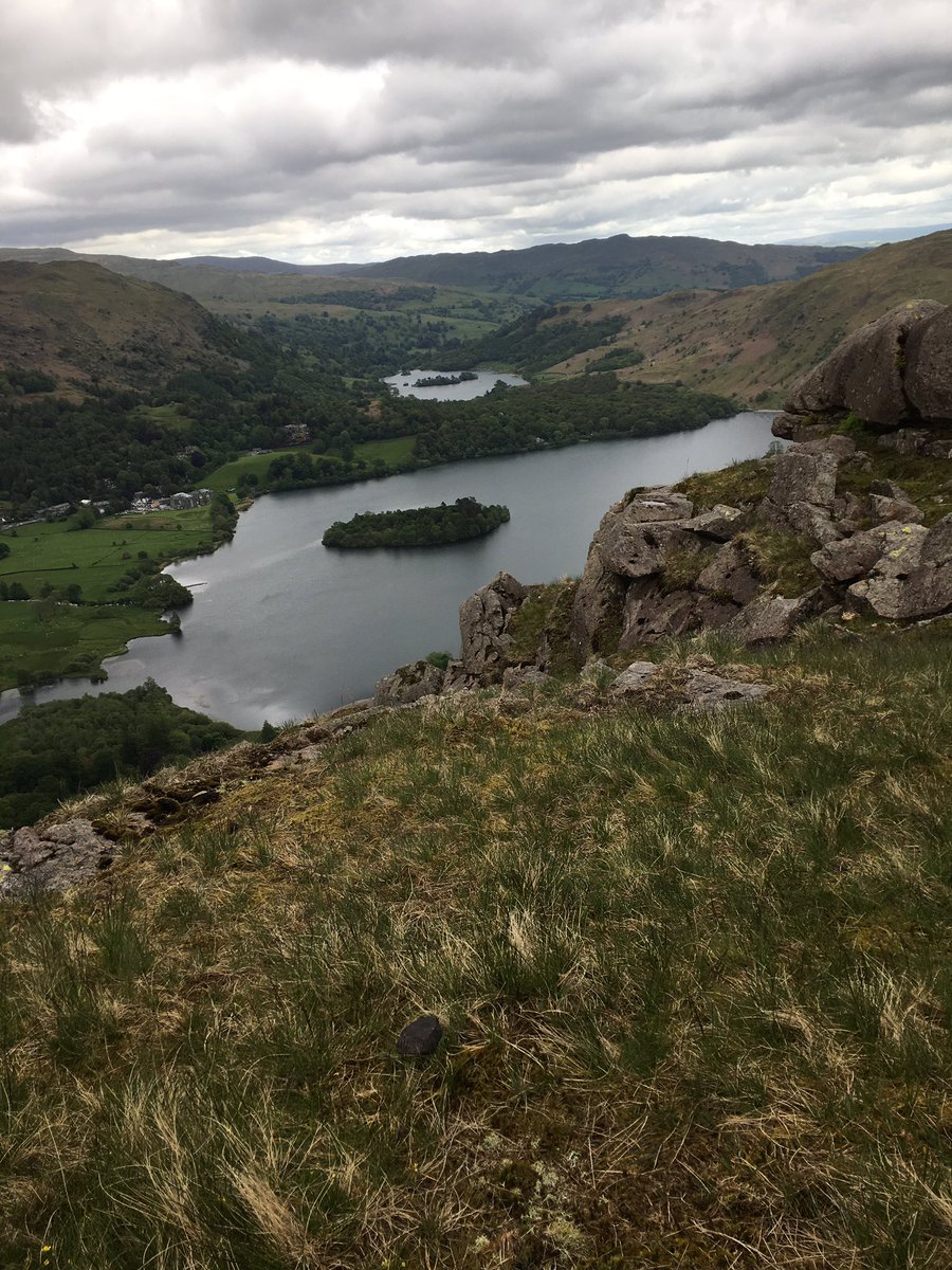 millie_bordert's tweet photo. Adventures on the fells in Grasmere today 🐶⛰ https://t.co/USnqaWiBGo