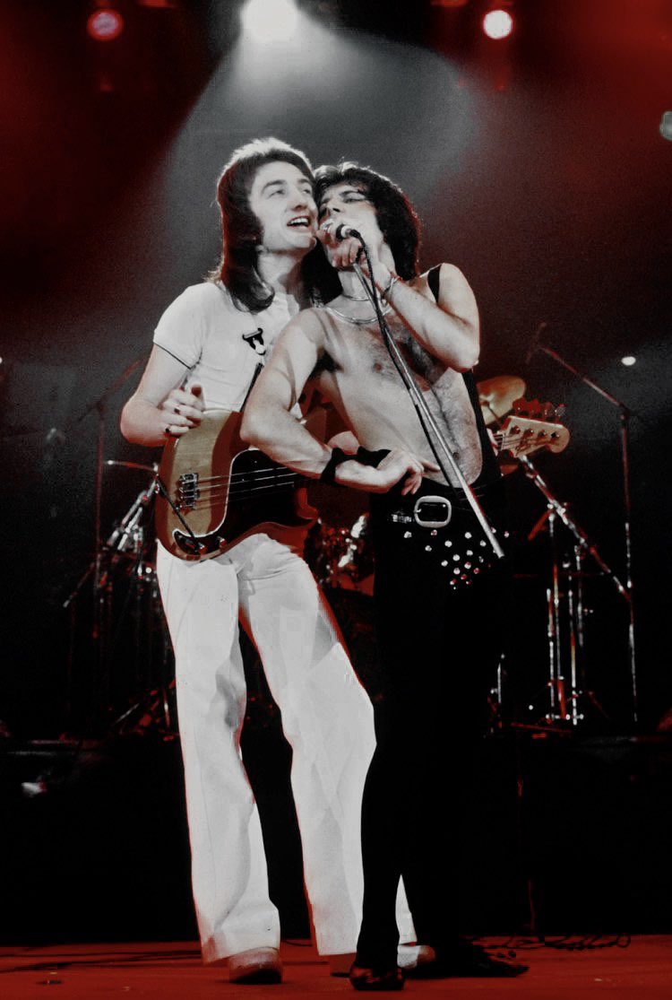 queenarchive's tweet photo. freddie mercury and john deacon https://t.co/Crt9cL7Ojk