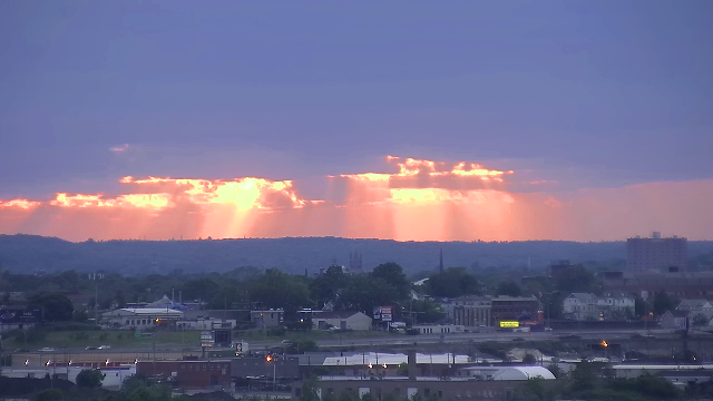 tjdelsanto's tweet photo. β« Ray....A drop of Golden Sun β«
#Providence #RhodeIsland #Sunset #DoeADear https://t.co/F0NJ2h161r